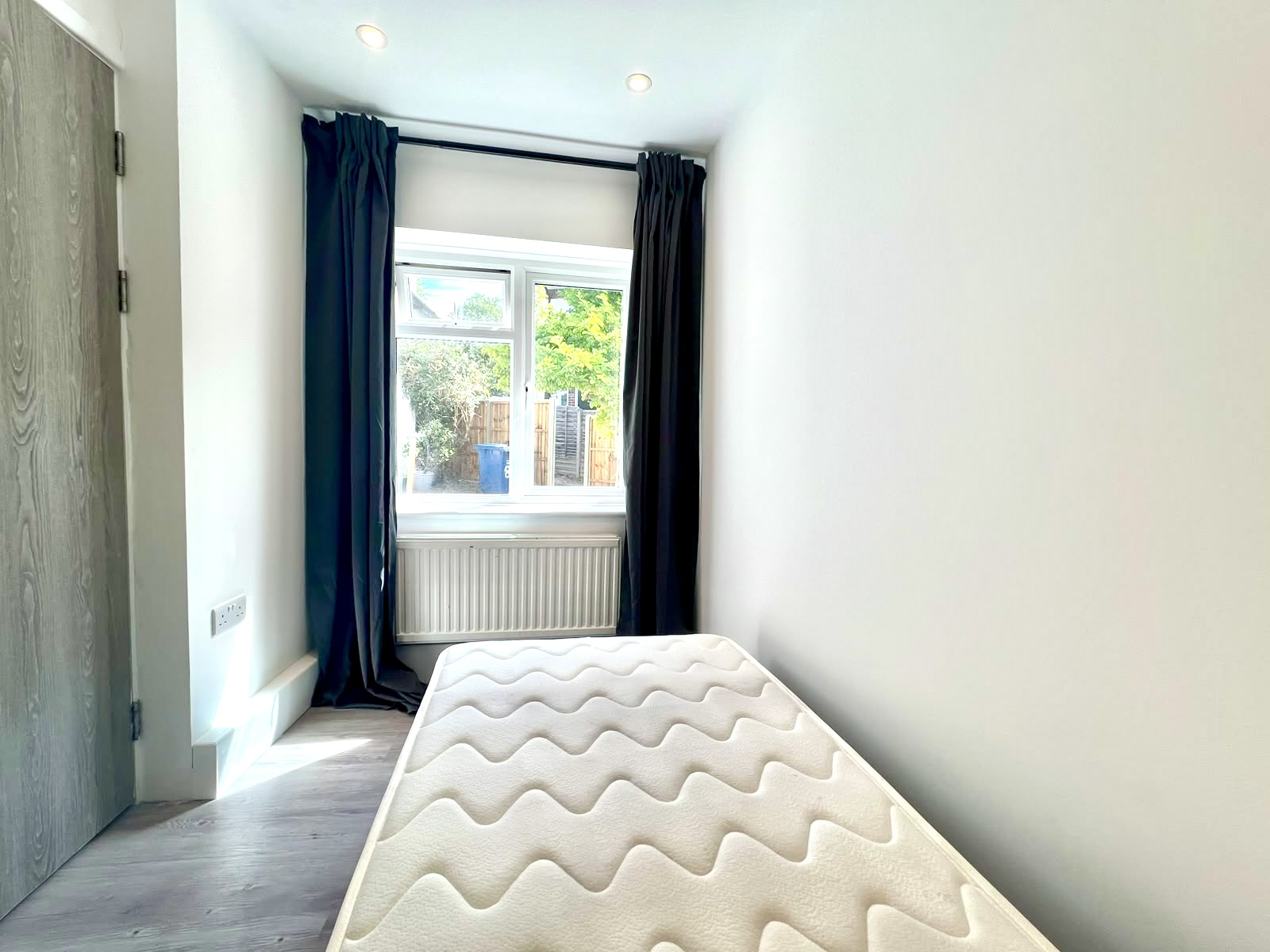 Selborne Gardens, Hendon, NW4 4SH