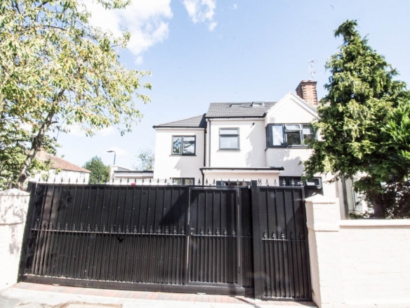 Birkbeck Avenue, Greenford, UB6