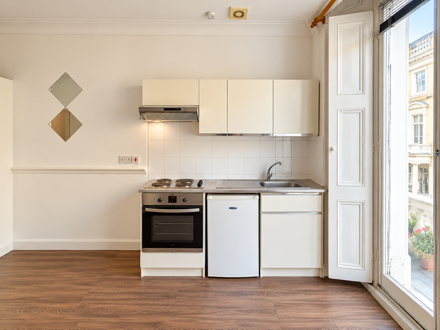 1561-xe1 Clanricarde Gardens, Notting Hill Gate, London, W2