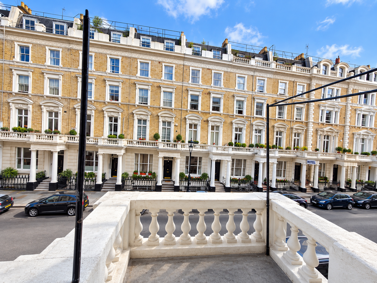1561-xe2 Clanricarde Gardens, Notting Hill Gate, London, W2