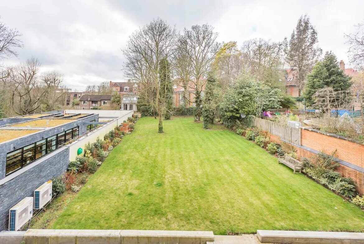 Fitzjohns Ave, Hampstead, London, NW3