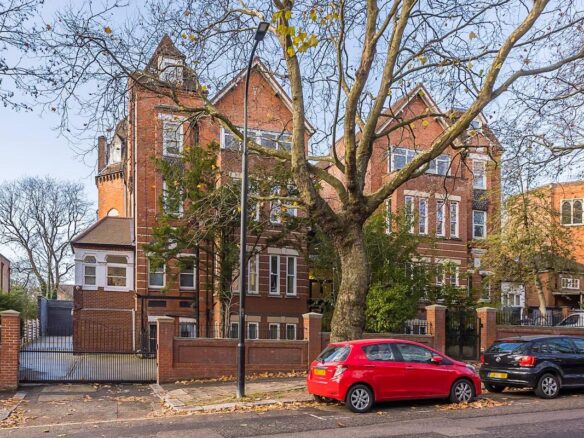 Fitzjohns Ave, Hampstead, London, NW3