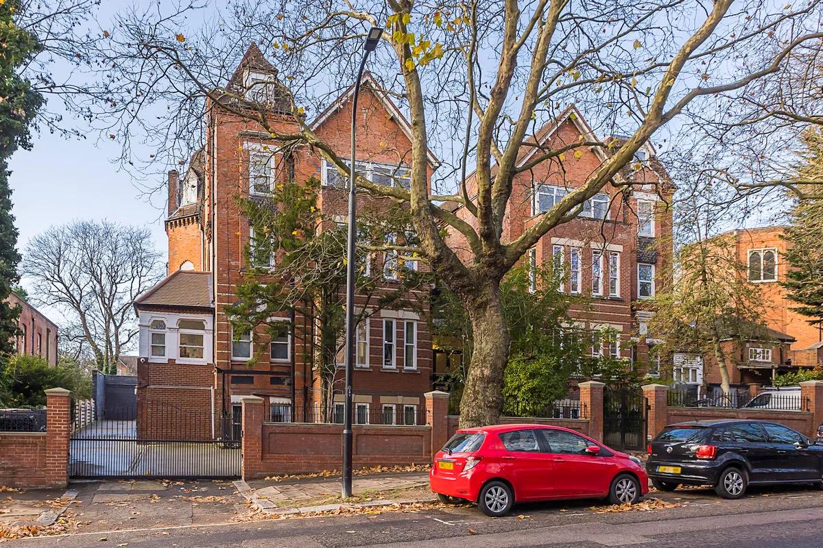 1606-xy16 Fitzjohns Ave, Hampstead, London, NW3