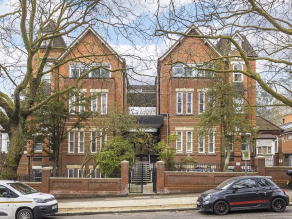 Fitzjohns Ave, Hampstead, London, NW3