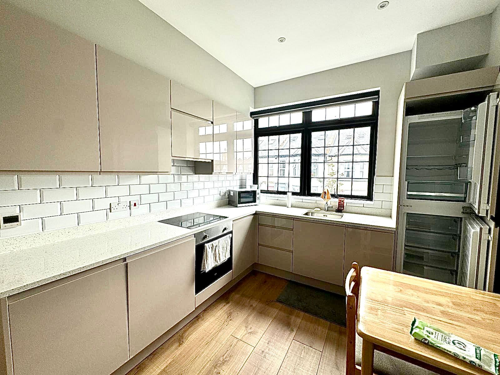 Oakland Road, Crickelwood, NW2
