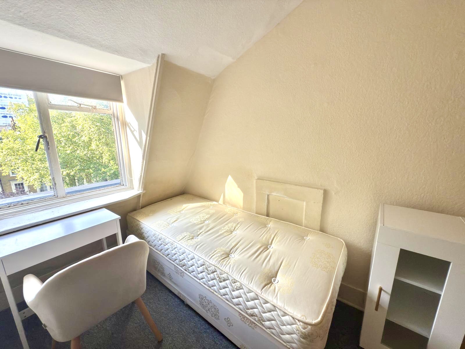 2058-x2 Sussex Gardens, Paddington, London, W2