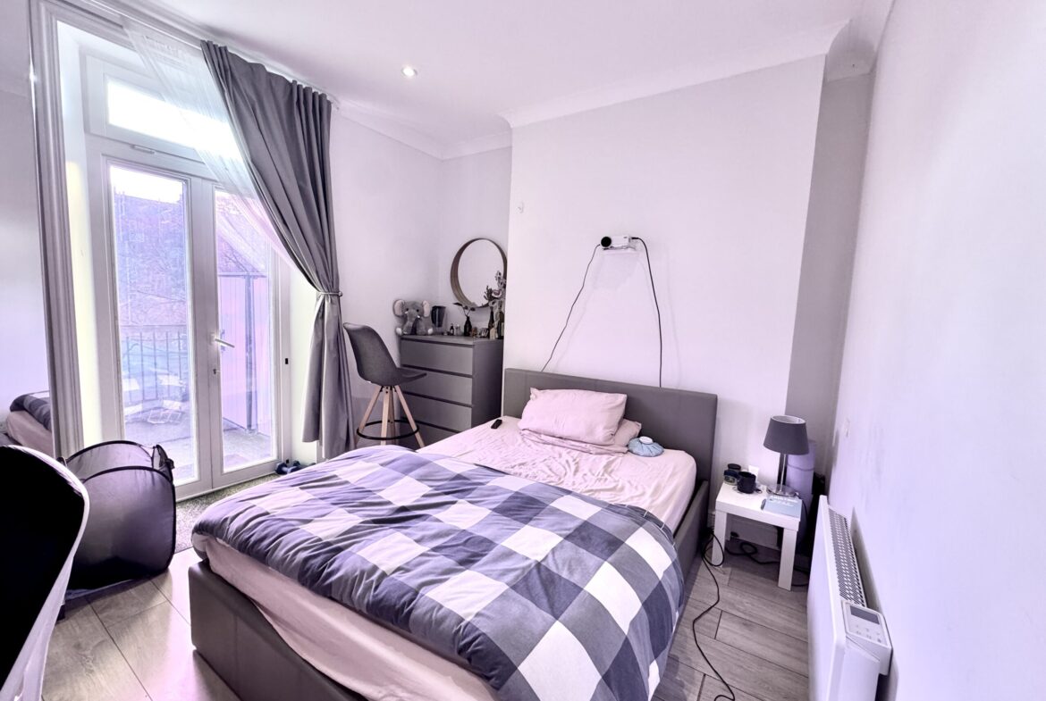 West Kensington, Talgarth Road, W14 9DB