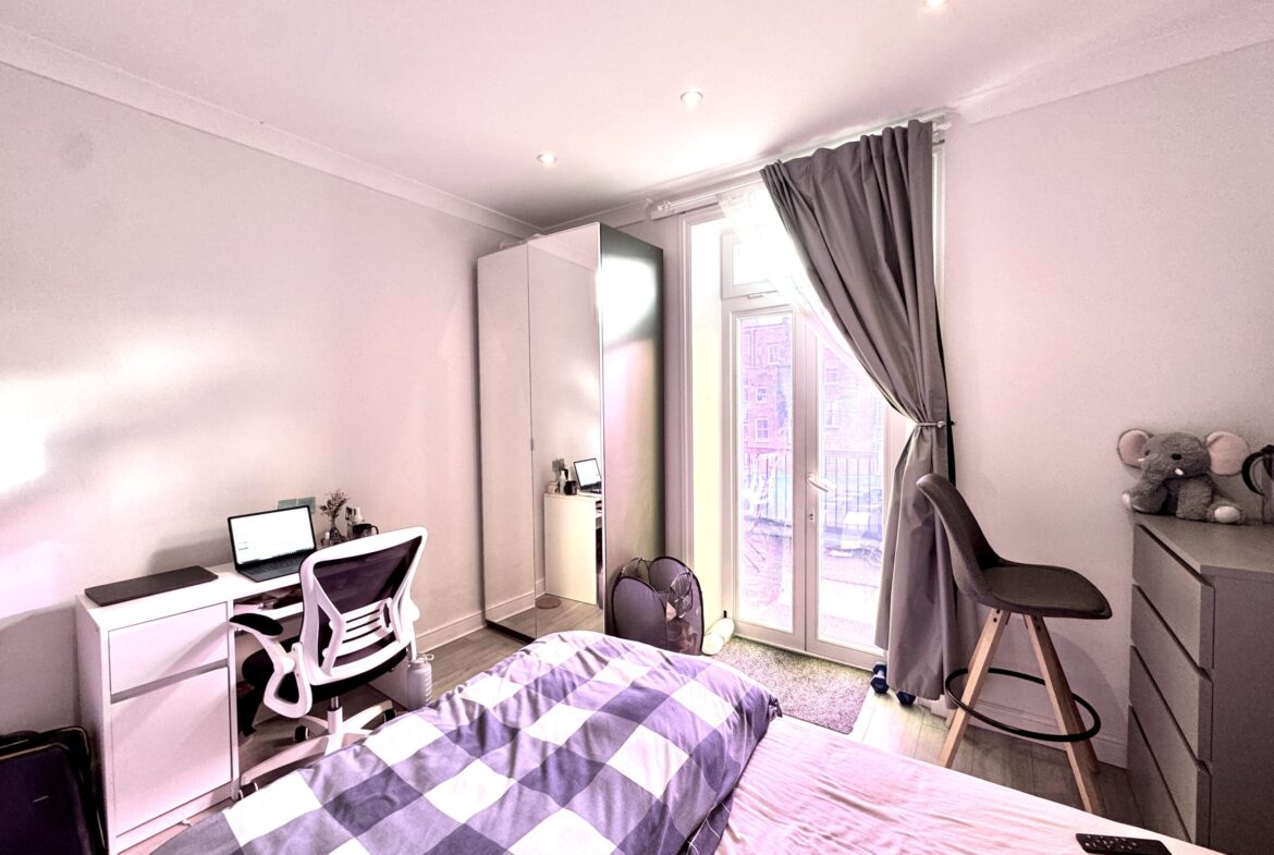 West Kensington, Talgarth Road, W14 9DB