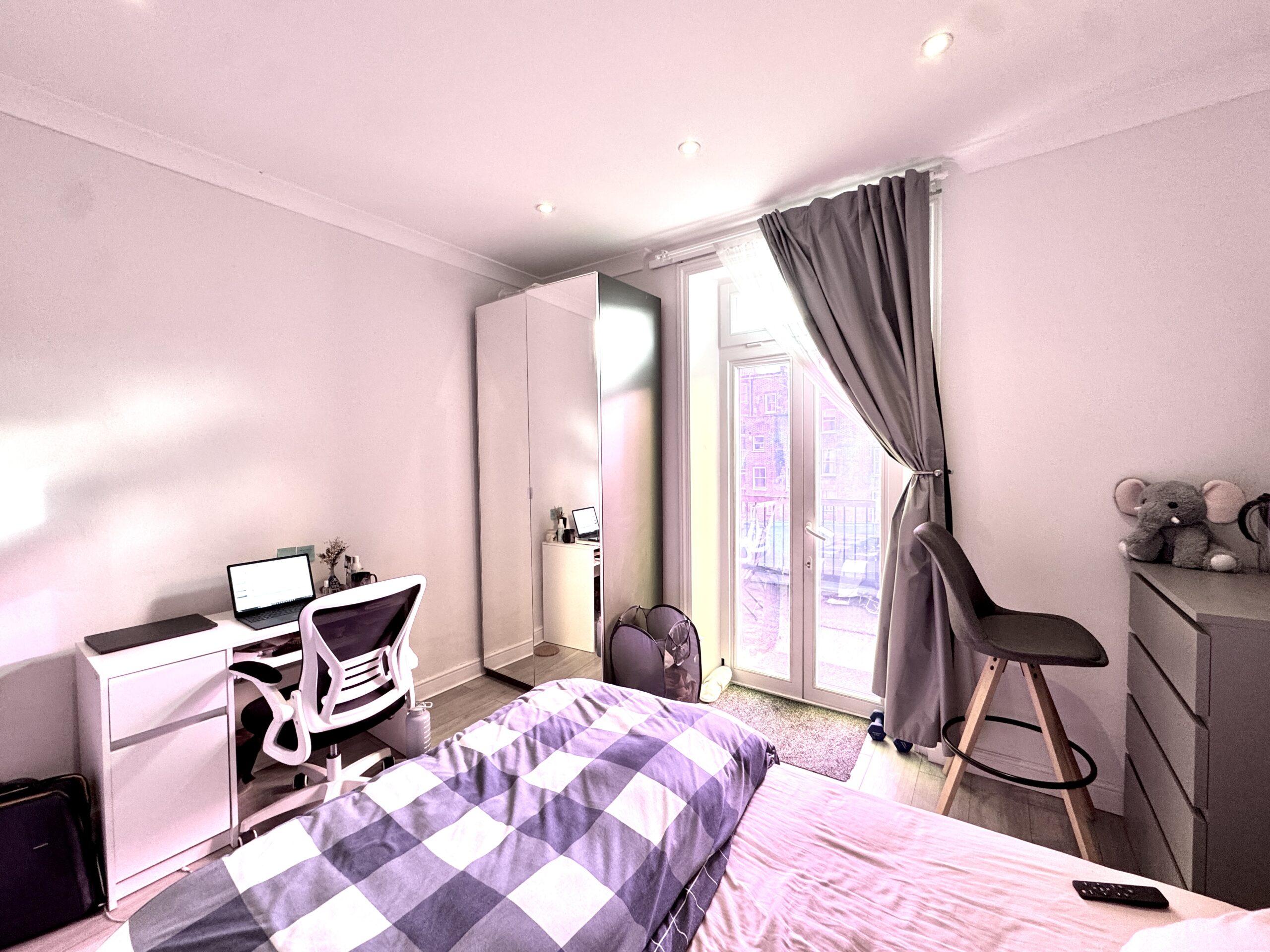 2215-x3 West Kensington, Talgarth Road, W14 9DB