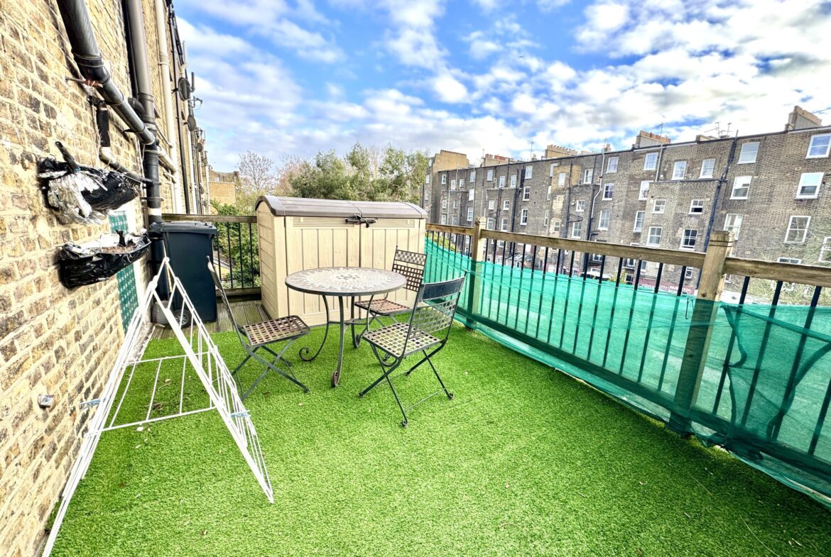 West Kensington, Talgarth Road, W14 9DB