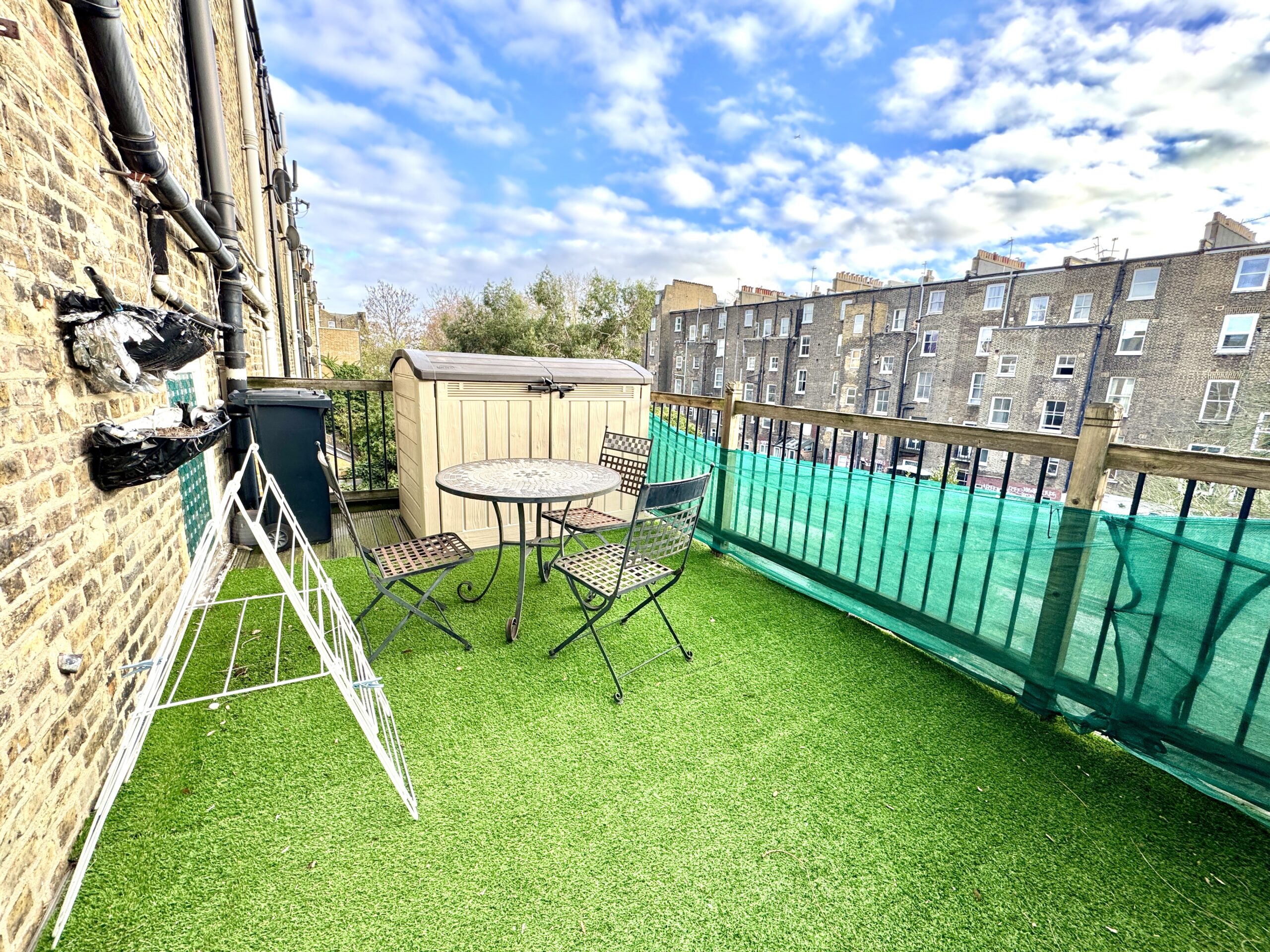 2215-x5 West Kensington, Talgarth Road, W14 9DB