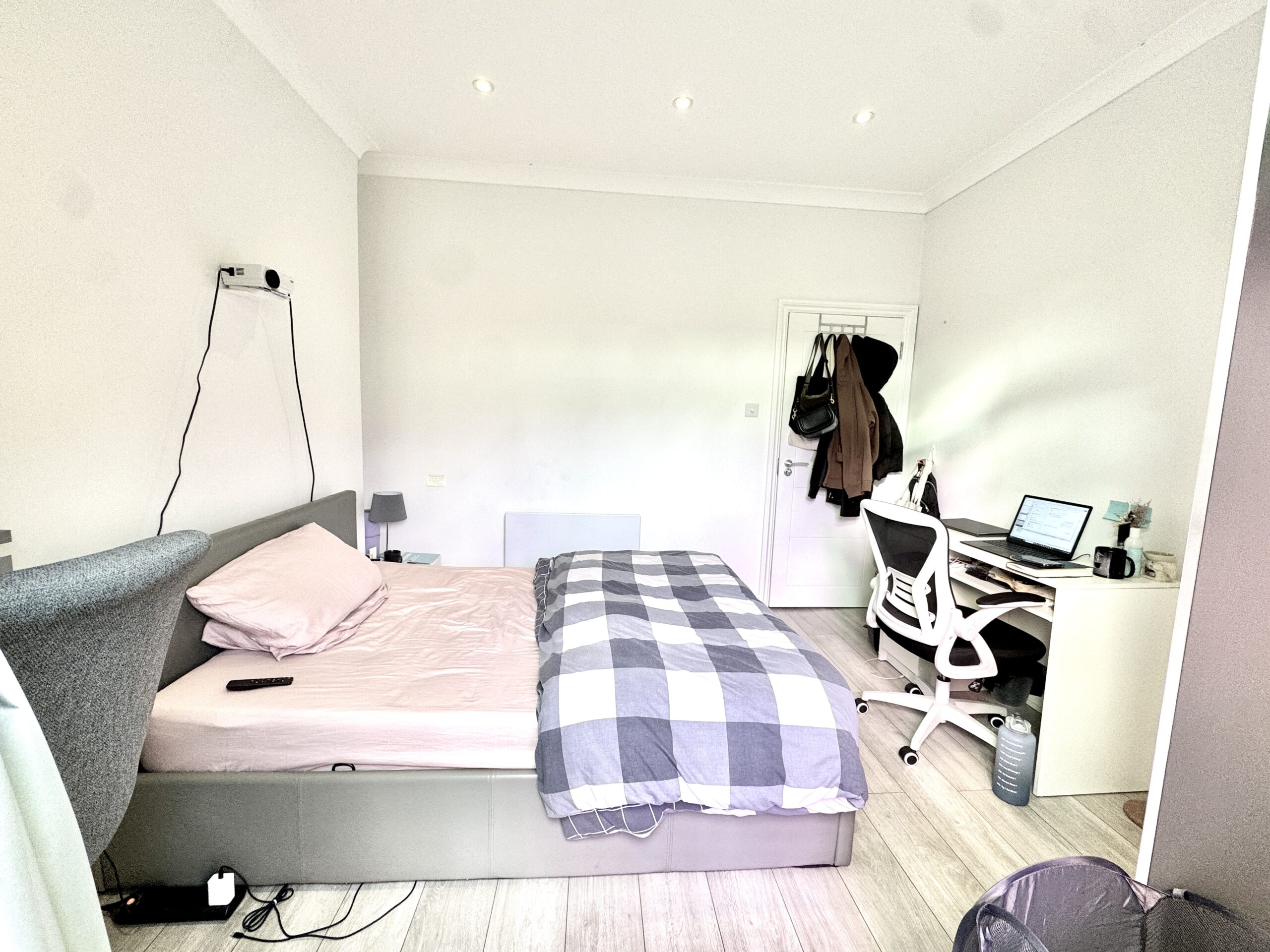 2215-x6 West Kensington, Talgarth Road, W14 9DB