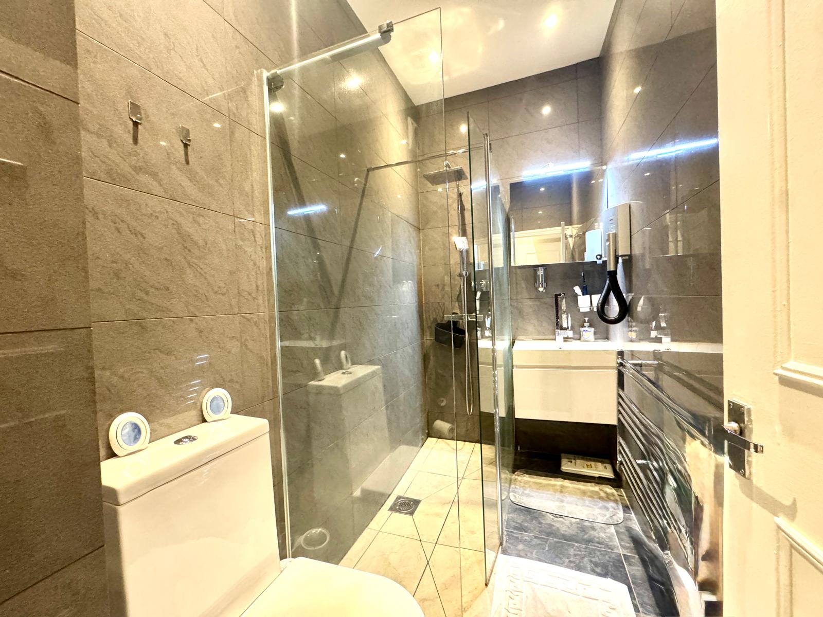 West Kensington, Talgarth Road, W14 9DB
