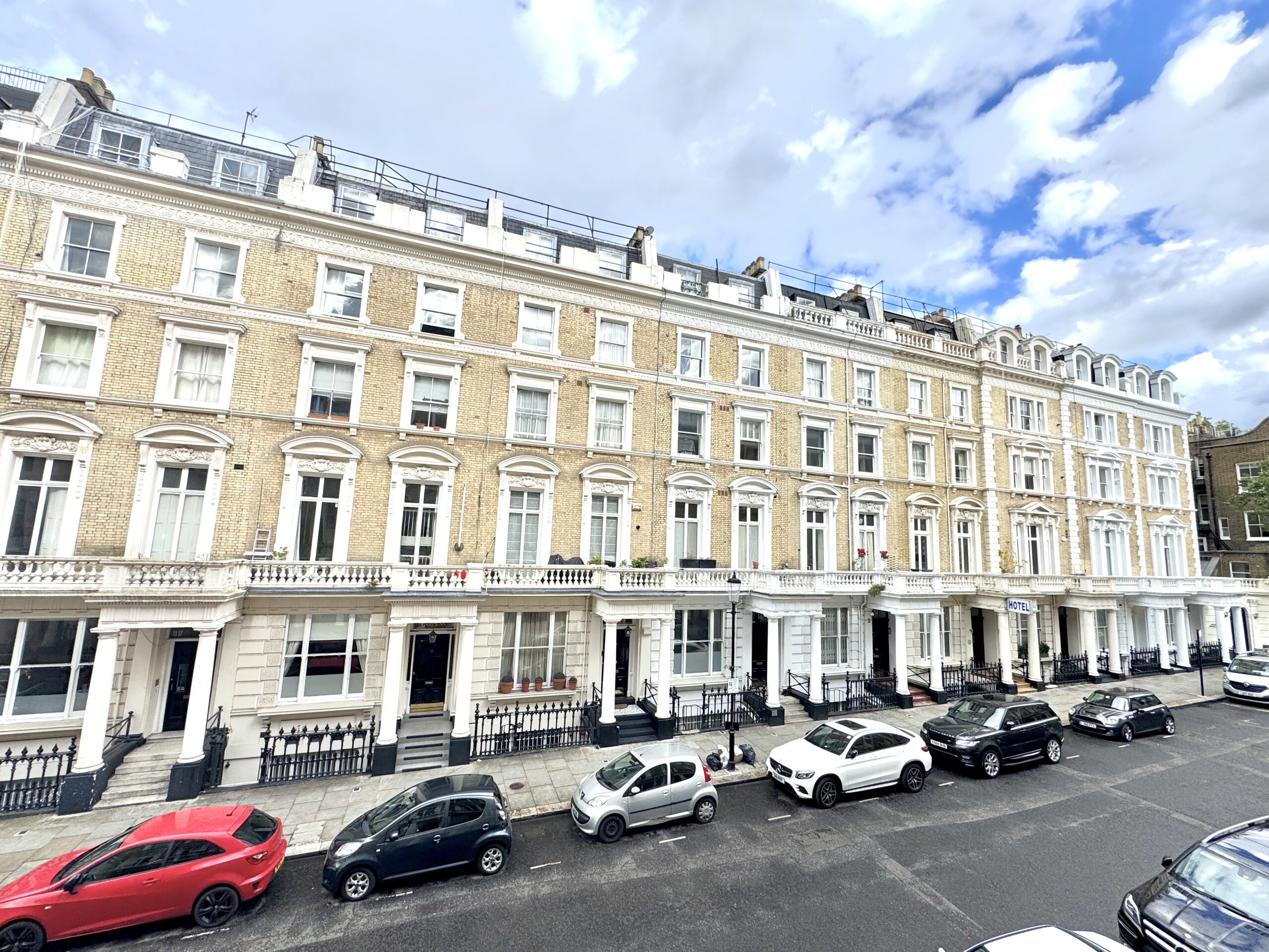 2256-xxx7 Clanricarde Gardens, Notting Hill Gate, London, W2