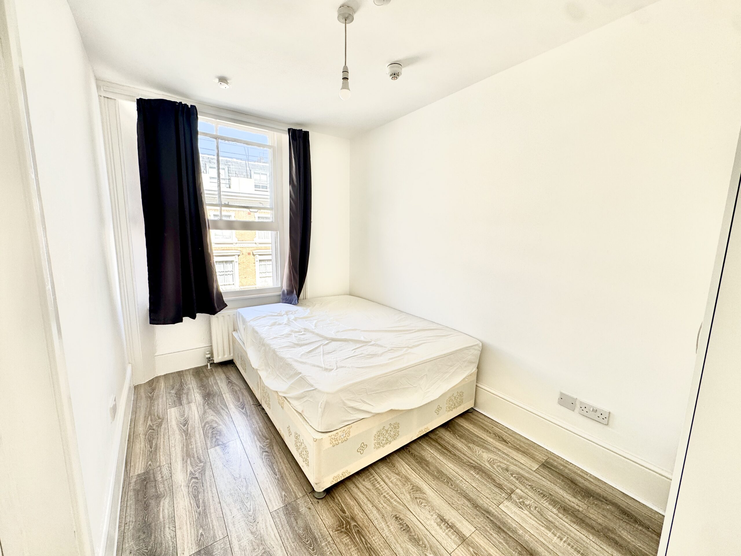2264-X2 Clanricarde Gardens, Notting Hill Gate, London, W2