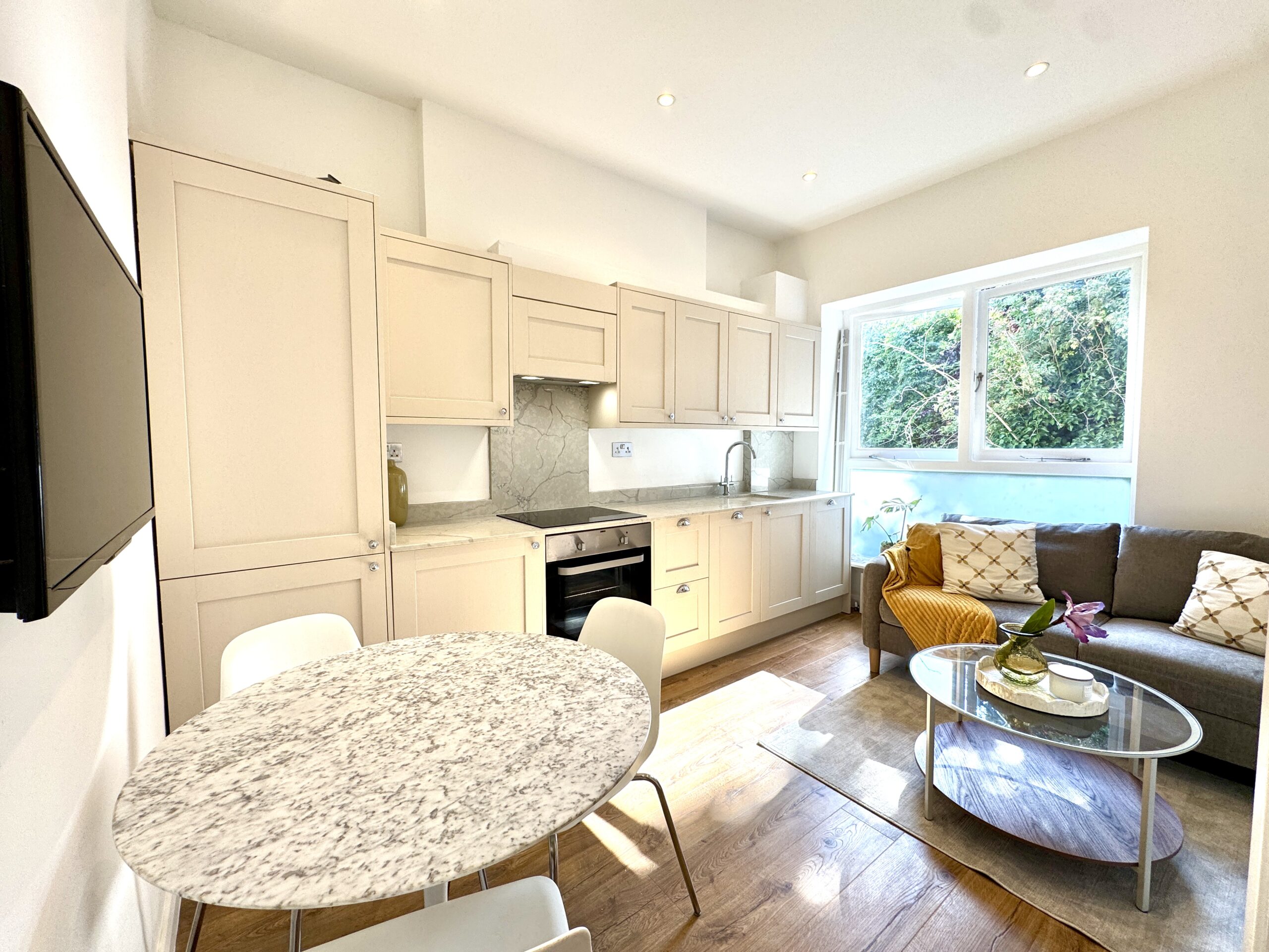 2270-x7 Fitzjohns Ave, Hampstead, London, NW3