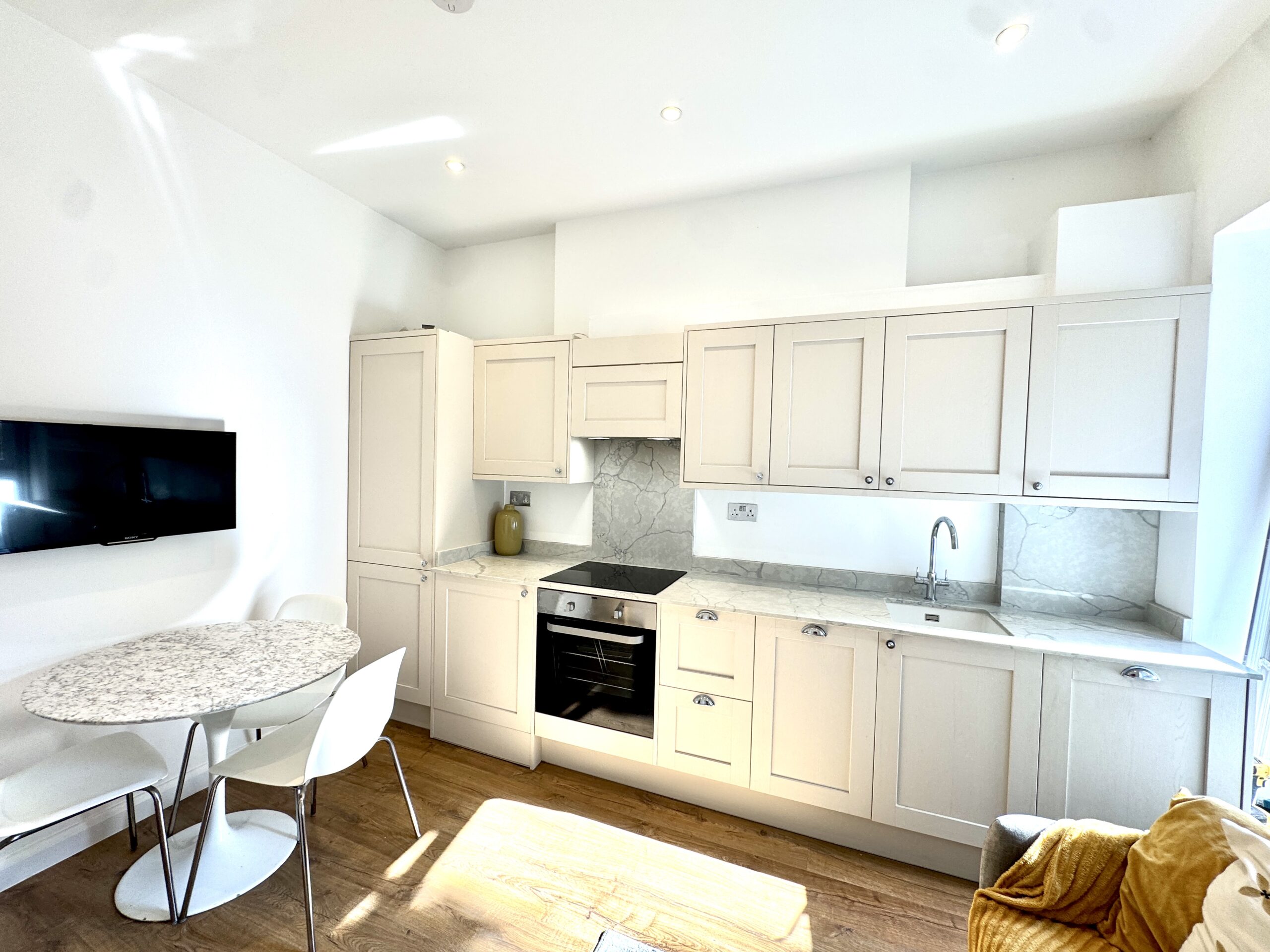 2270-x8 Fitzjohns Ave, Hampstead, London, NW3