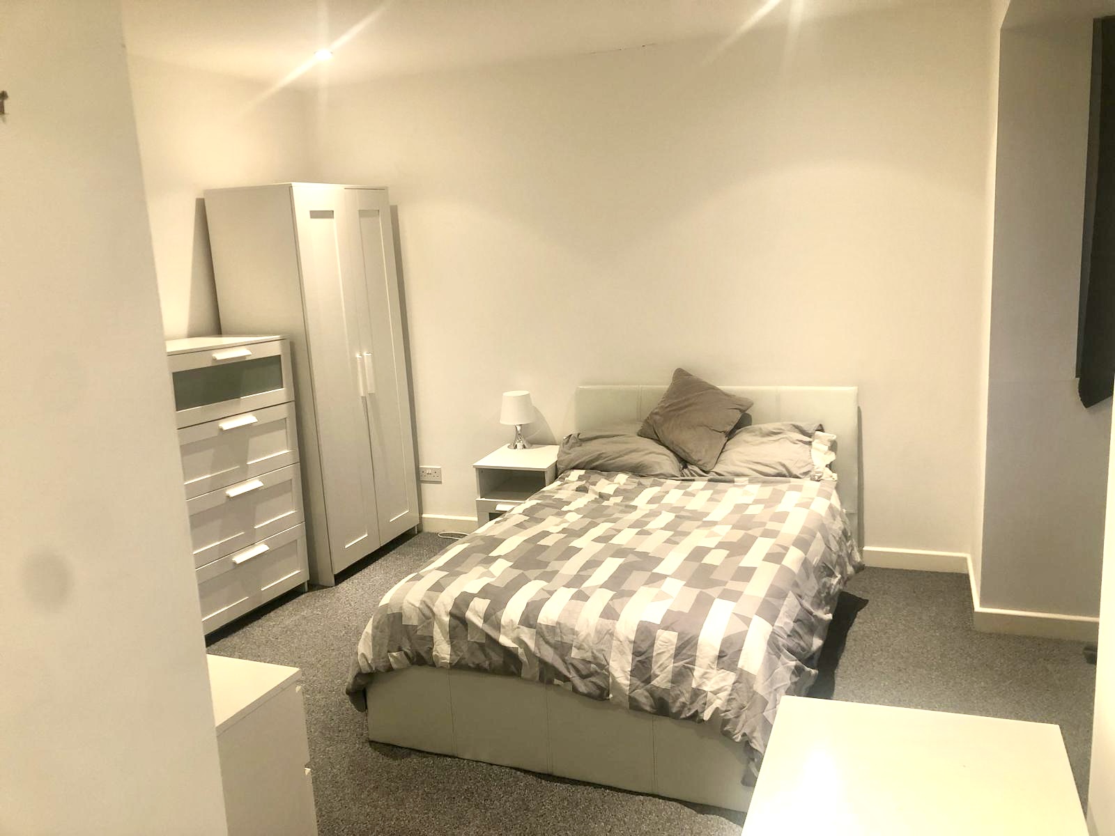 2277-xx3 Chartley Avenue, Neasden, NW2 7QY