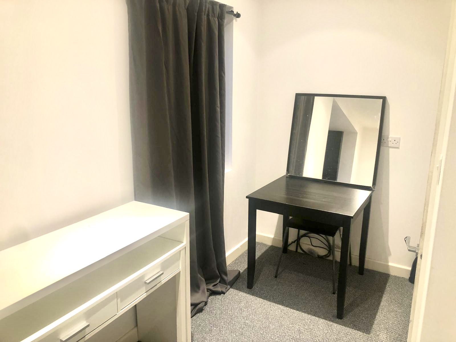 2277-xx4 Chartley Avenue, Neasden, NW2 7QY