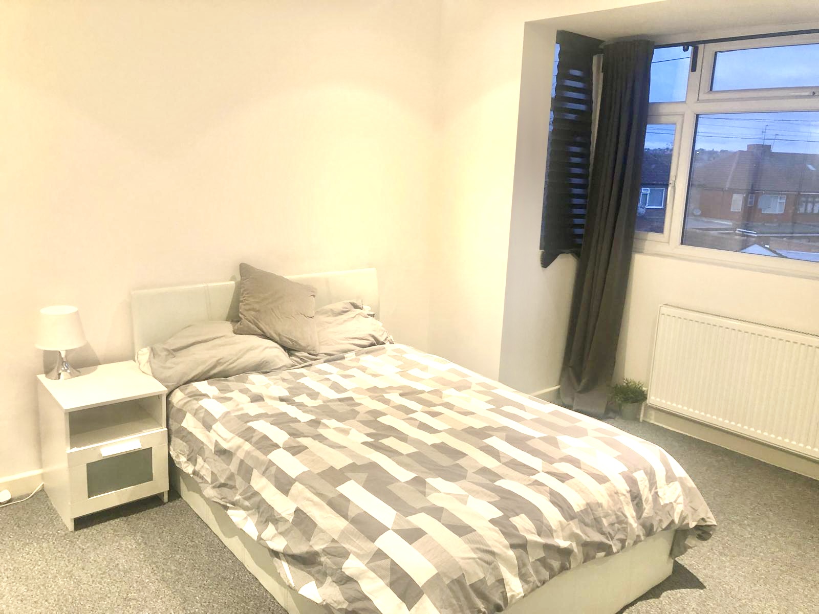 2277-xx5 Chartley Avenue, Neasden, NW2 7QY