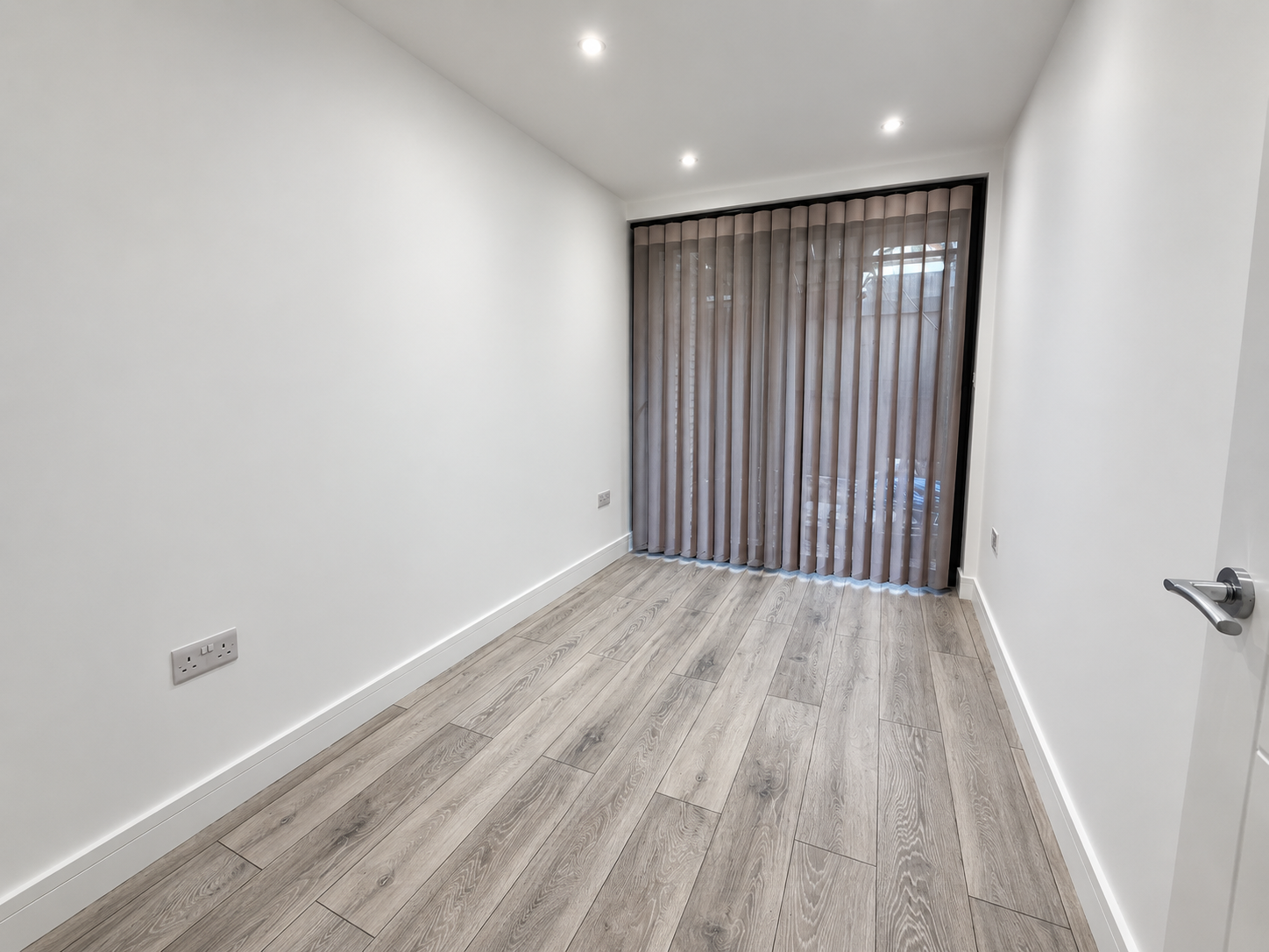 2281-x1 Manor Park Road, London, NW10 4JU