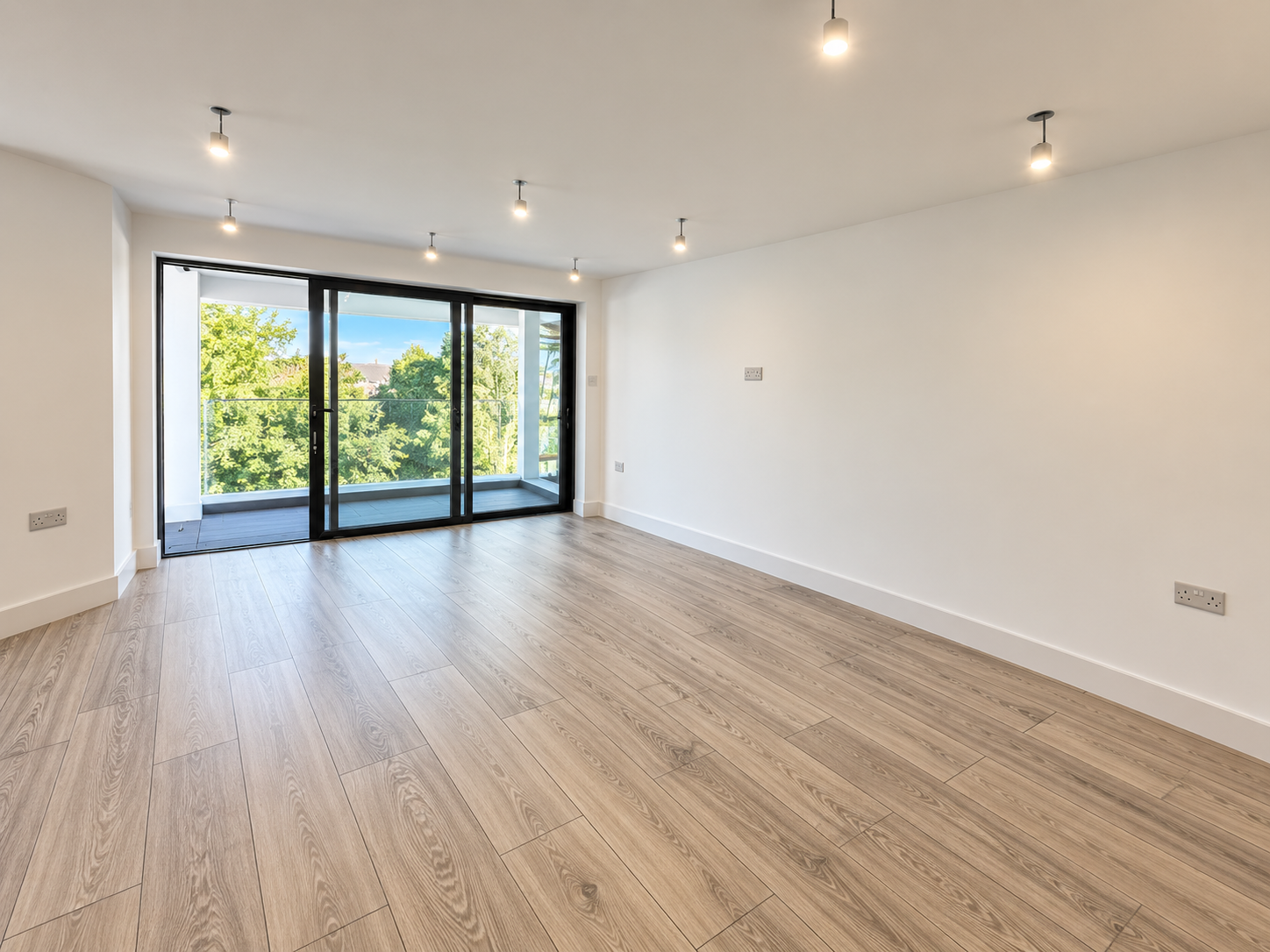 2283-x4 Manor Park Road, London, NW10 4JU
