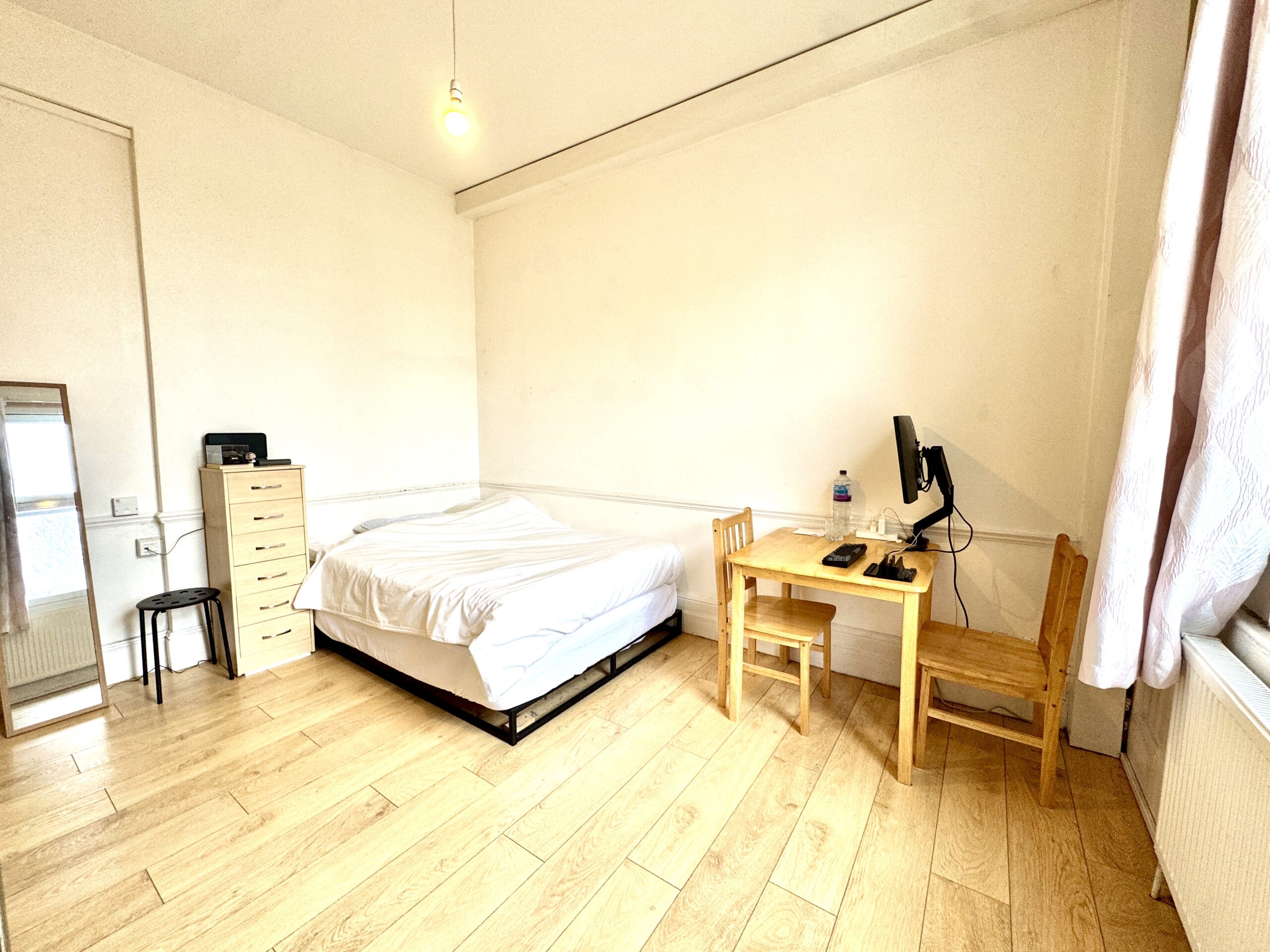 2286c5 Holloway Road, Islington, London, N7