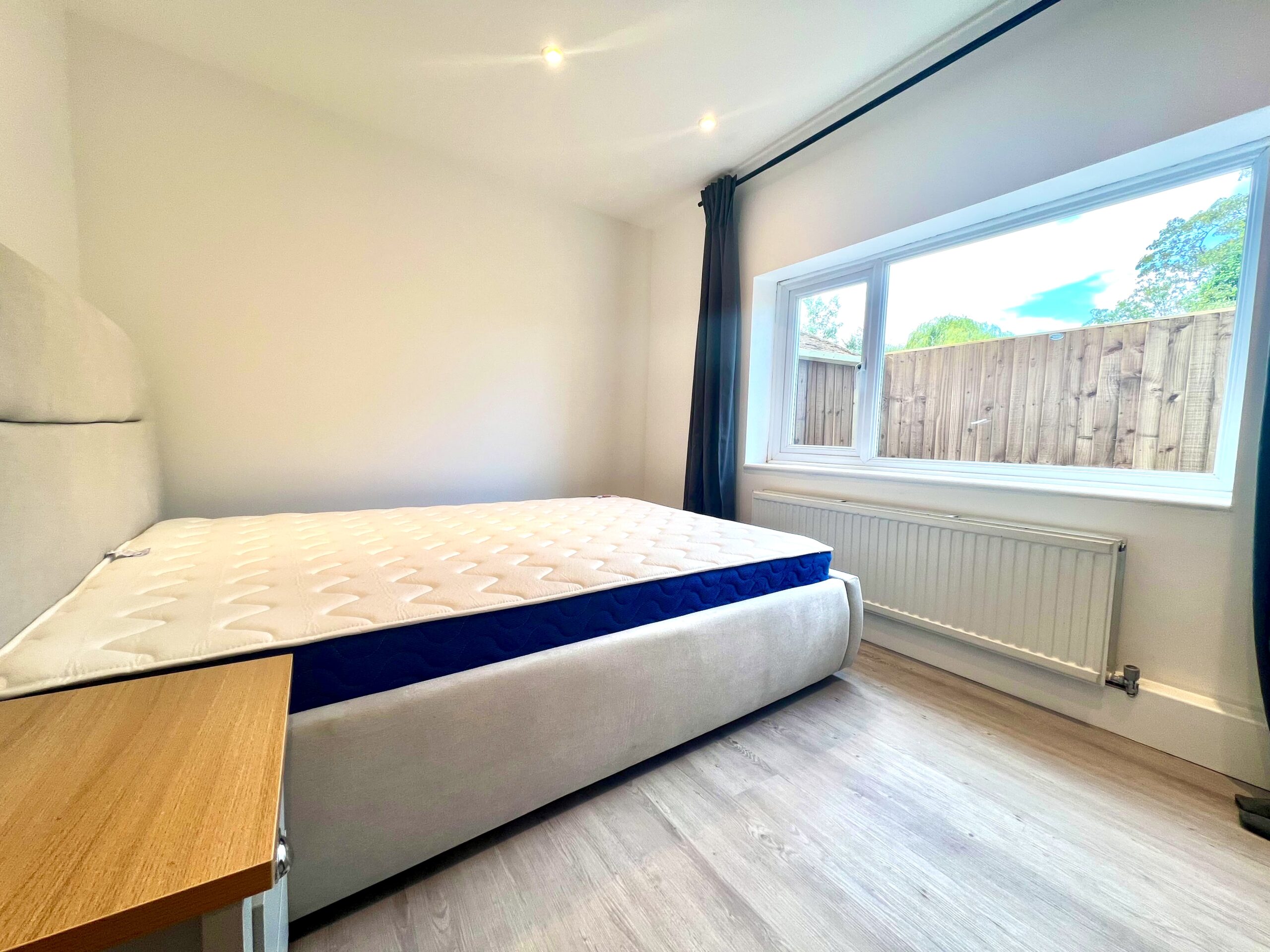 Selborne Gardens, Hendon, NW4 4SH