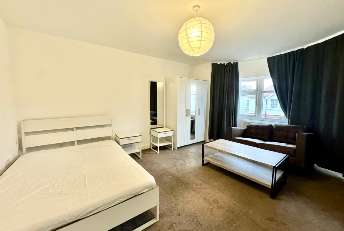Sevington Road, Hendon, NW4
