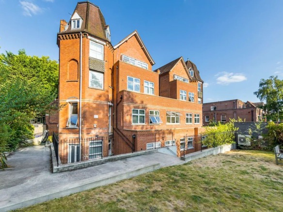 Fitzjohns Ave, Hampstead, London, NW3