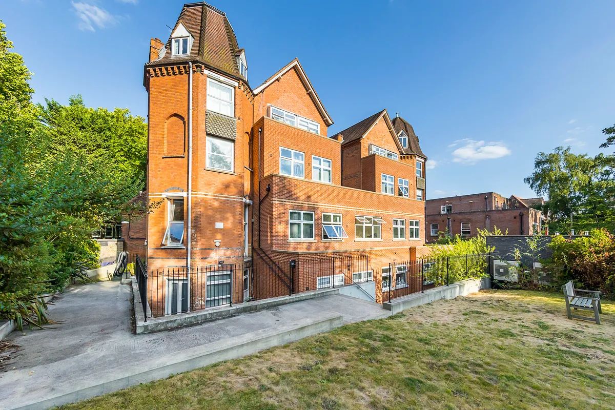 Fitzjohns Ave, Hampstead, London, NW3