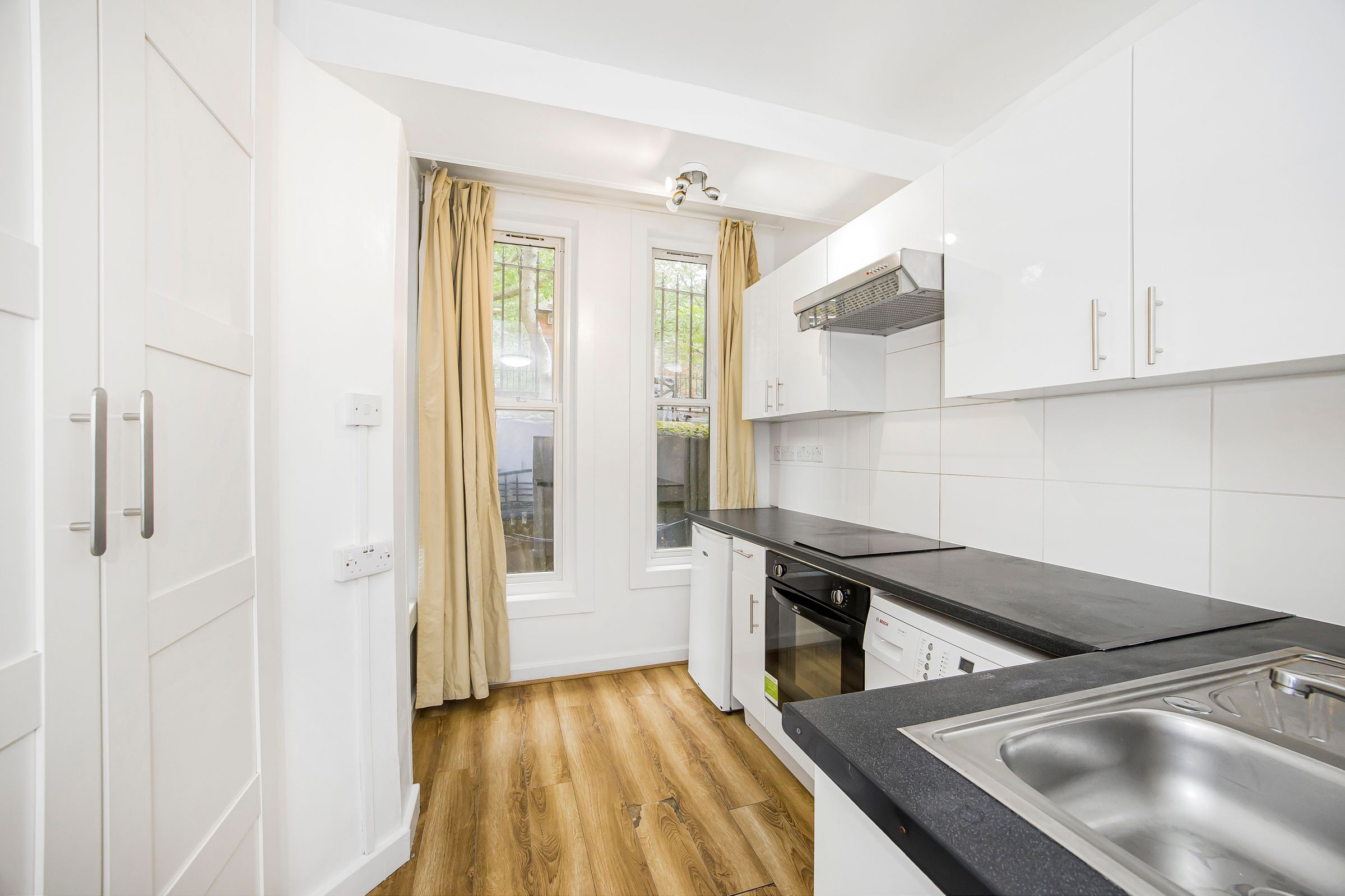 3b57888cec7b74e4b20bb30df935d9398949296b Fitzjohns Ave, Hampstead, London, NW3