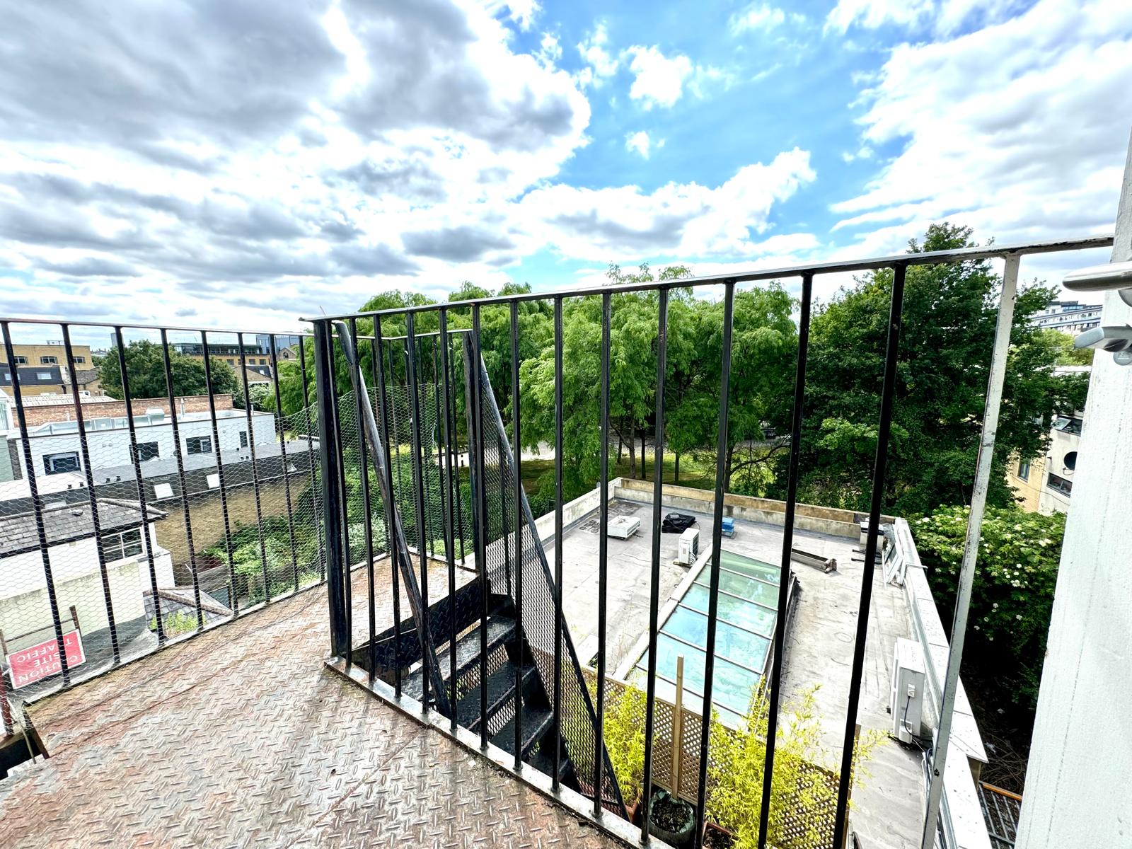520×10 Caledonian Road, Kings Cross, London, N1