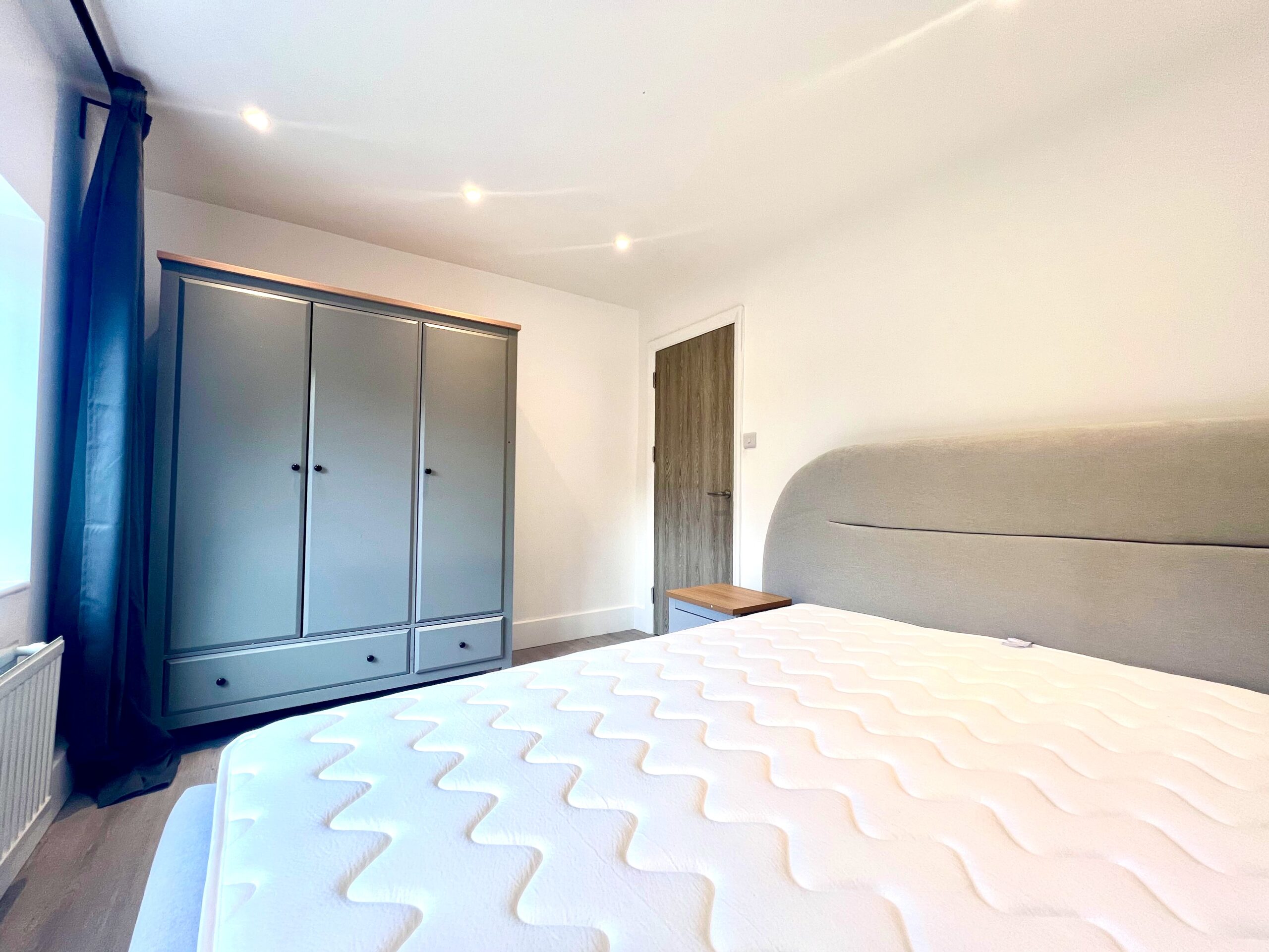Selborne Gardens, Hendon, NW4 4SH