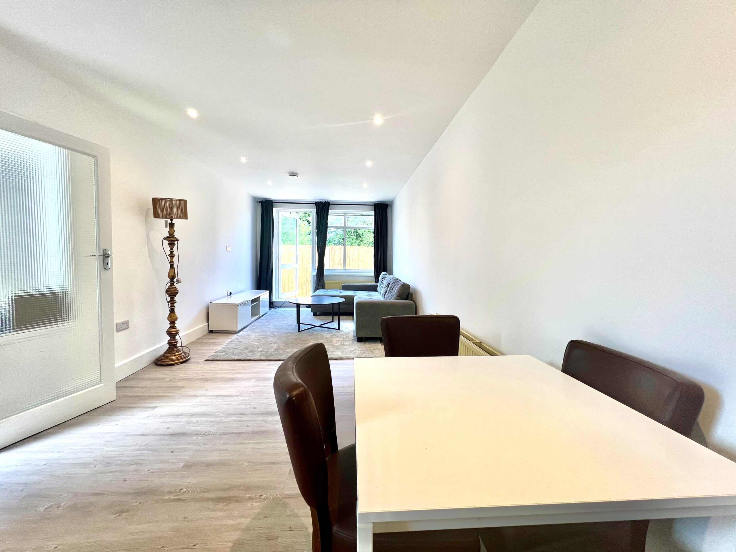 Selborne Gardens, Hendon, NW4 4SH