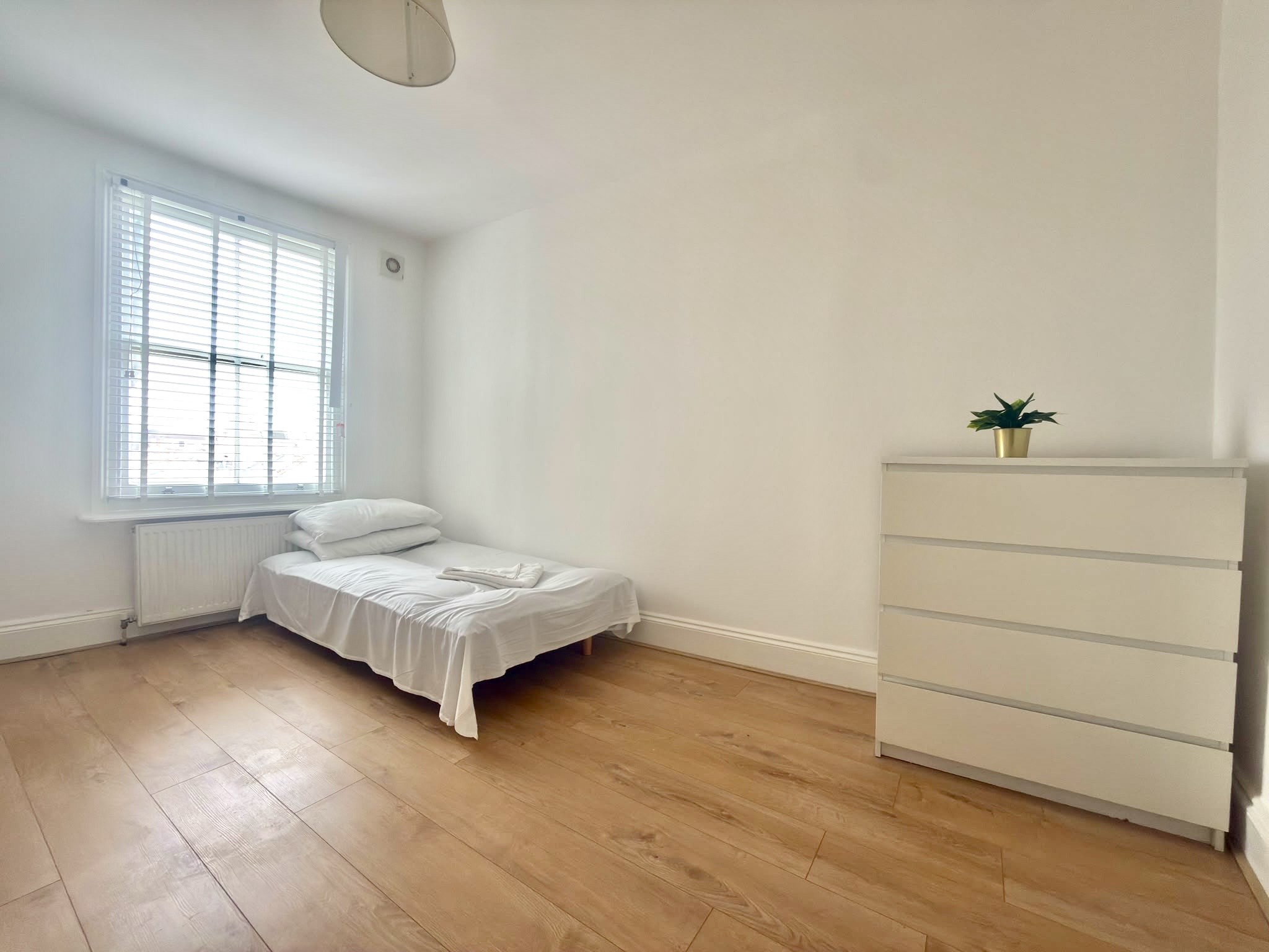 73-XX1 Blythe Road, Shepherds Bush, W14