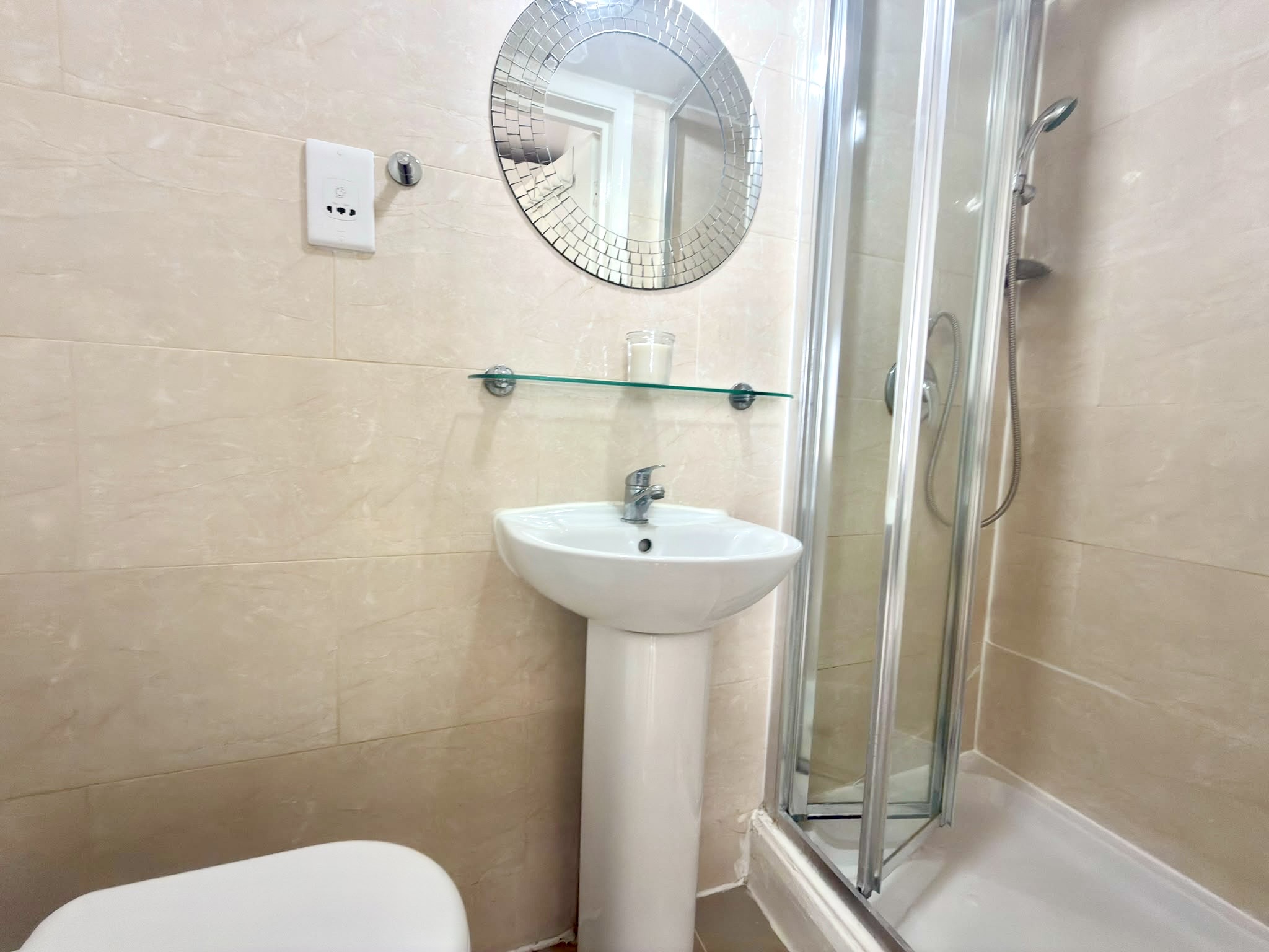 73-XX2 Blythe Road, Shepherds Bush, W14