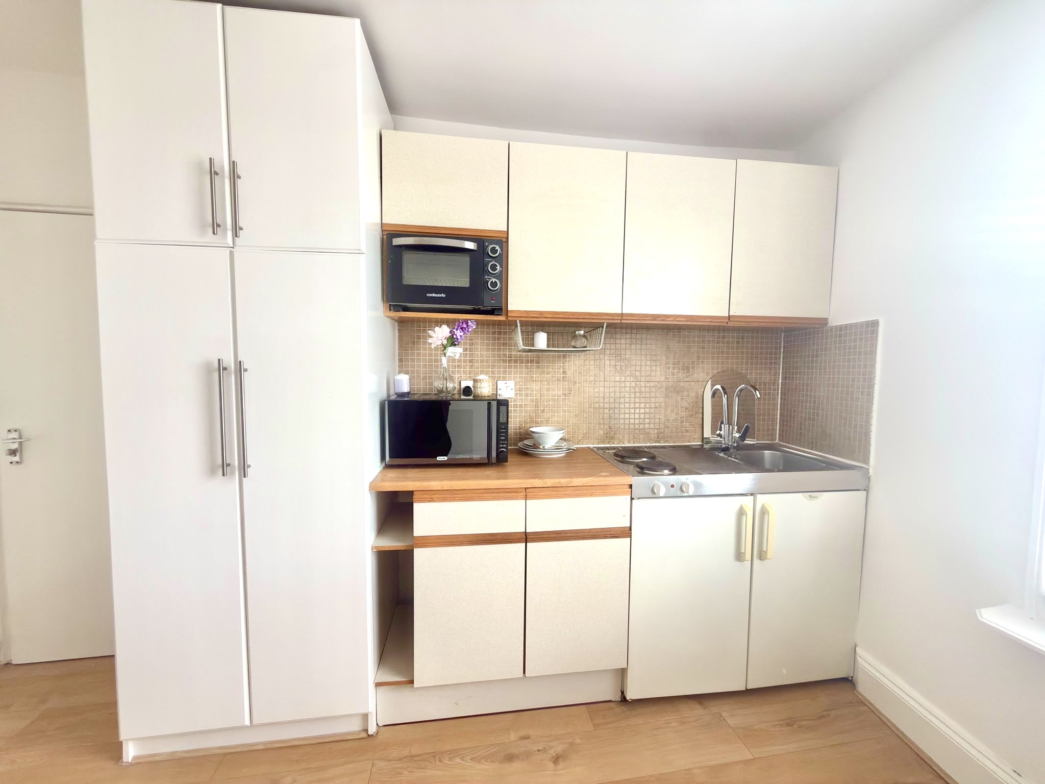 73-XX4 Blythe Road, Shepherds Bush, W14
