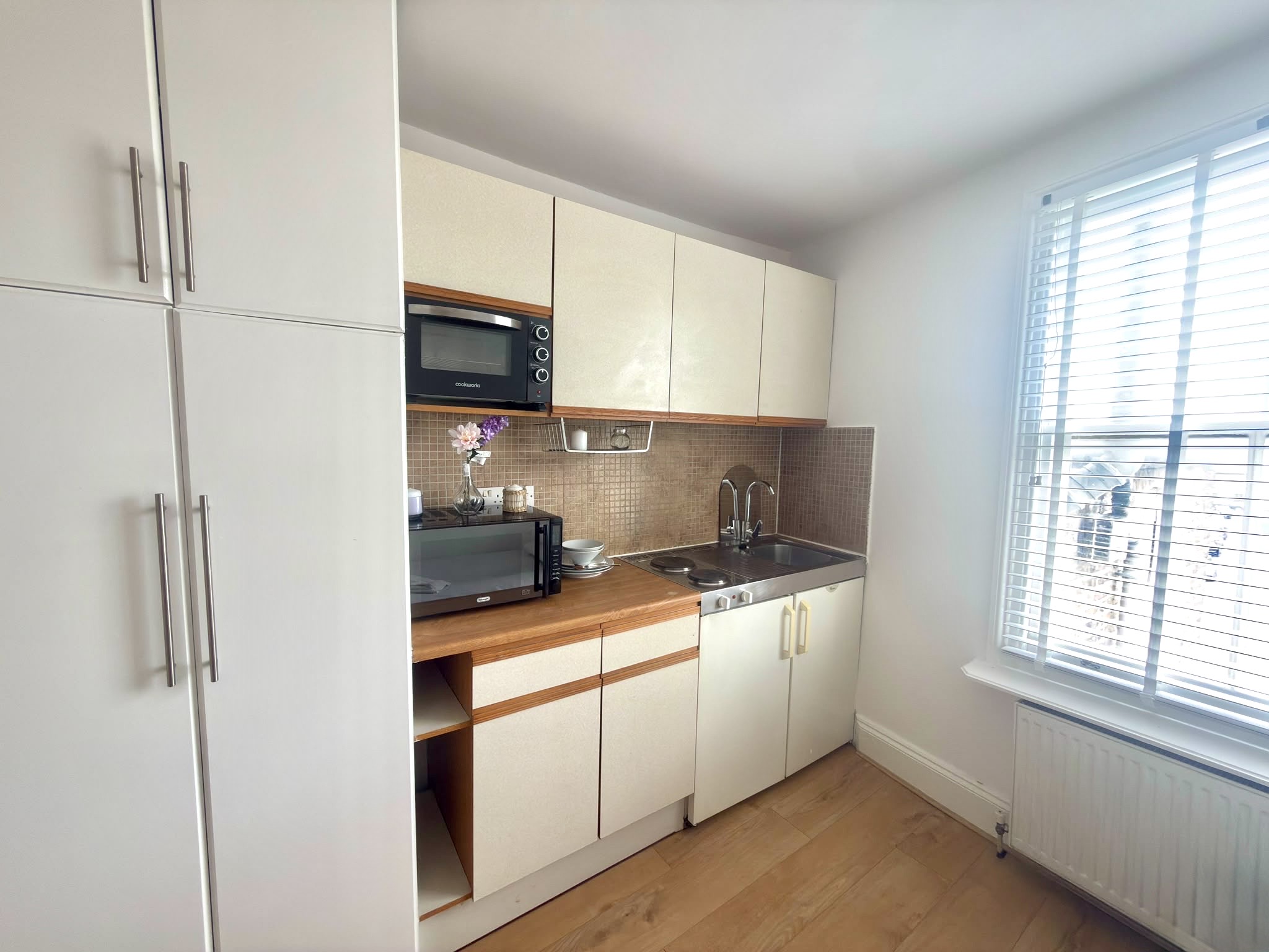 73-XX5 Blythe Road, Shepherds Bush, W14