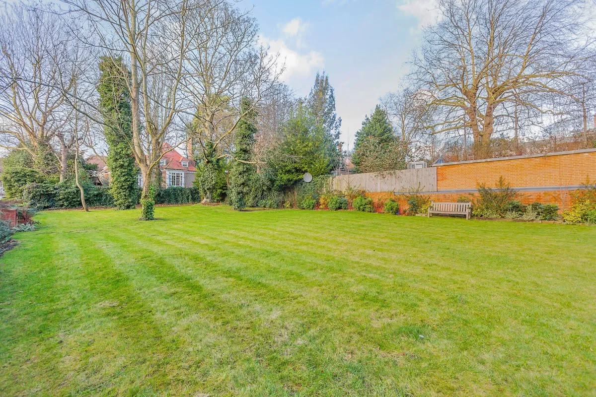 990-x1 Fitzjohns Ave, Hampstead, London, NW3