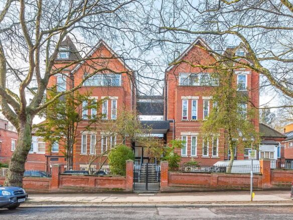 Fitzjohns Ave, Hampstead, London, NW3