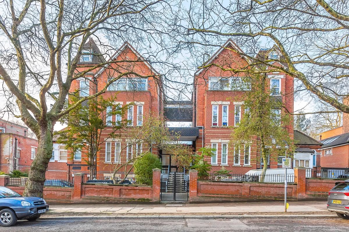 990-x2 Fitzjohns Ave, Hampstead, London, NW3