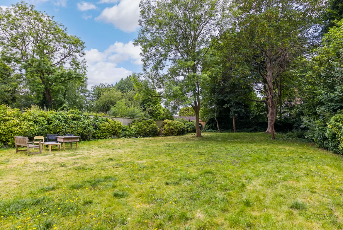 Fitzjohns Avenue, Hampstead, London, NW3