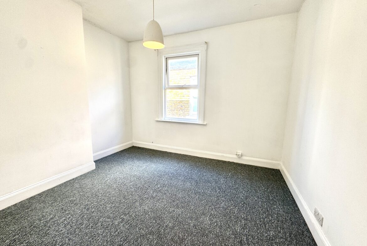 Chatham Road, Kingston Upon Thames, KT1 3AA
