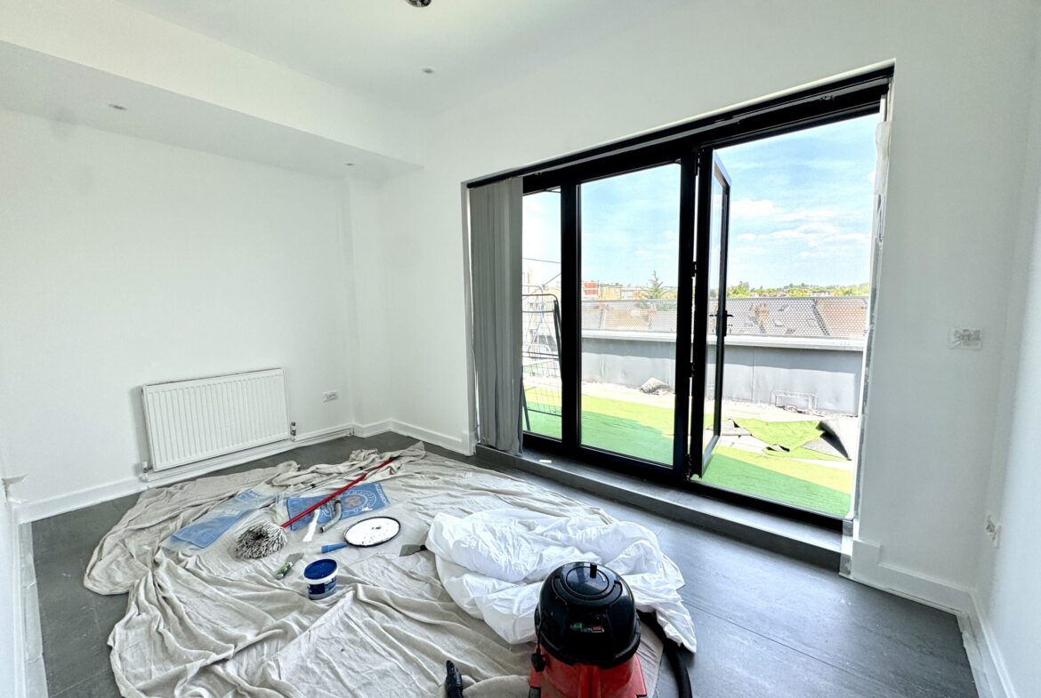 Oakland Road, Crickelwood, NW2