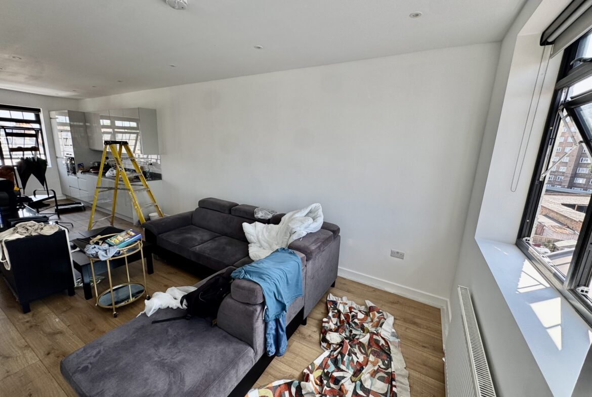 Oakland Road, Crickelwood, NW2