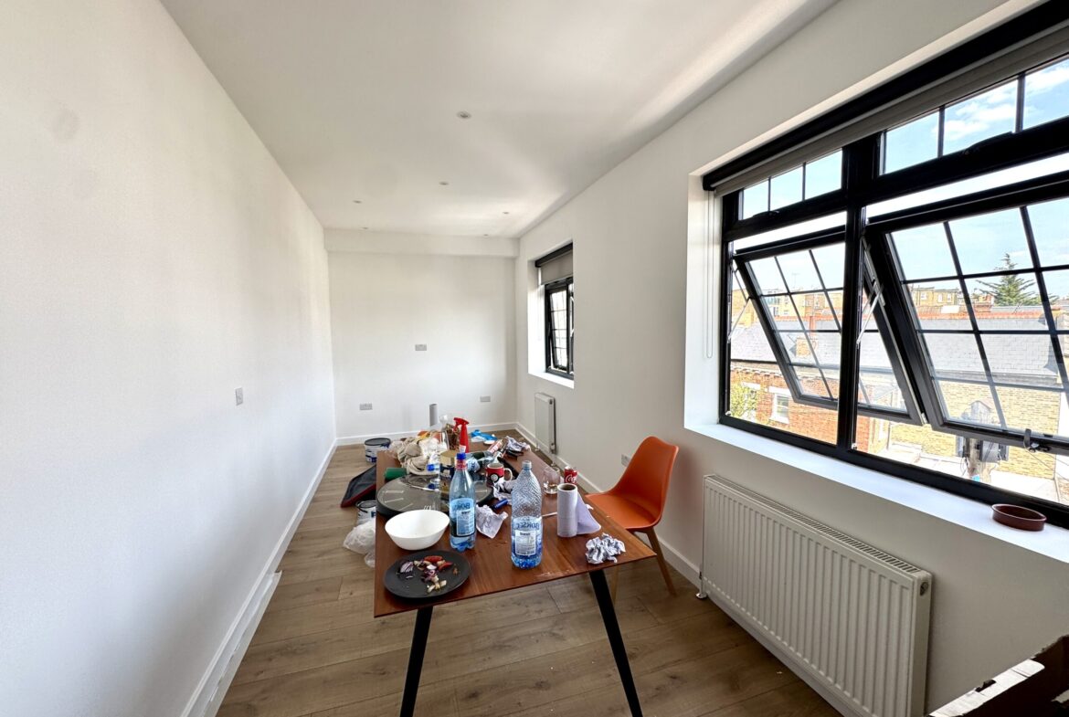 Oakland Road, Crickelwood, NW2