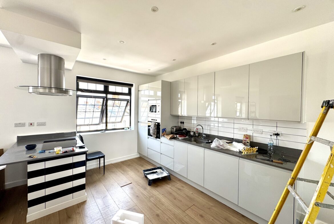 Oakland Road, Crickelwood, NW2