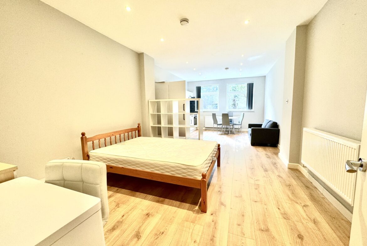 Fitzjohns Ave, Hampstead, London, NW3